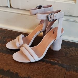 Madewell Rosalie High-Heel Sandal
L1496